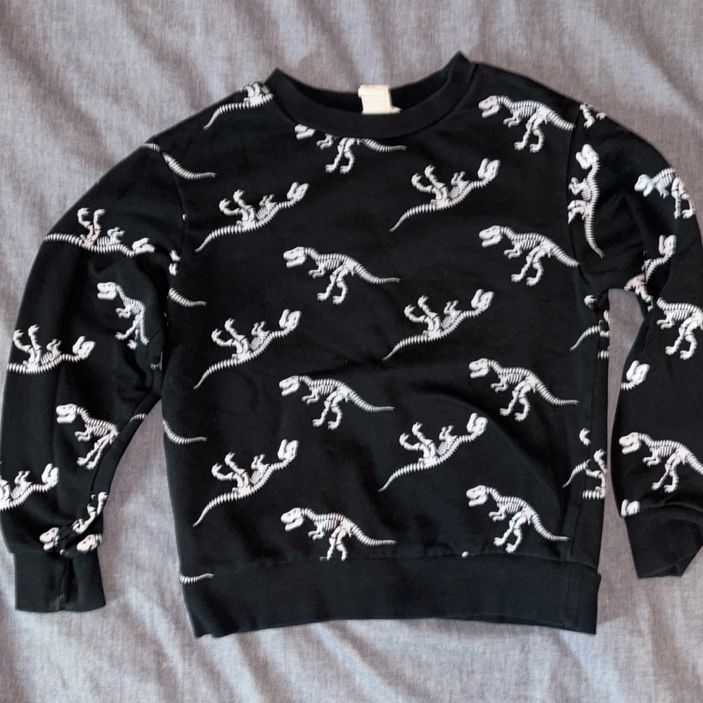 H&M boy black sweatshirt